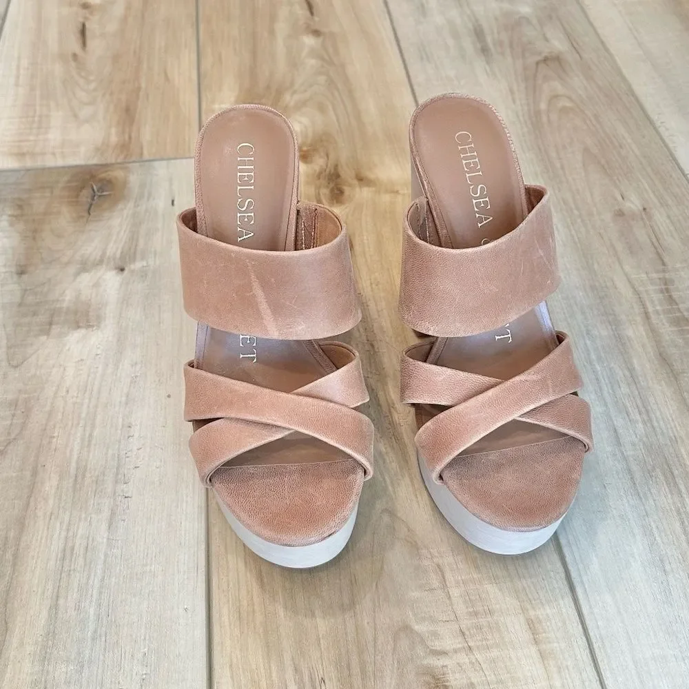 NWT Chelsea Violet Kapri Leather Platform Heels Sandals 9 1/2